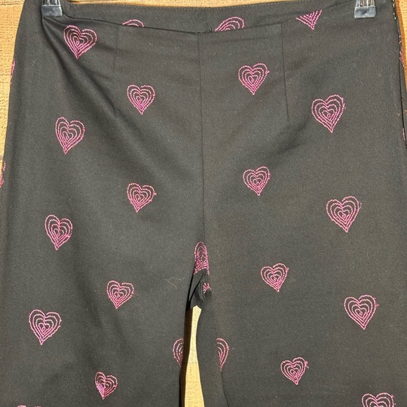 🌻 Alanni by Donny Brook Embroidered Pink Hearts on Black Pants Women’s size 4 🩷💕 - Picture 3 of 7